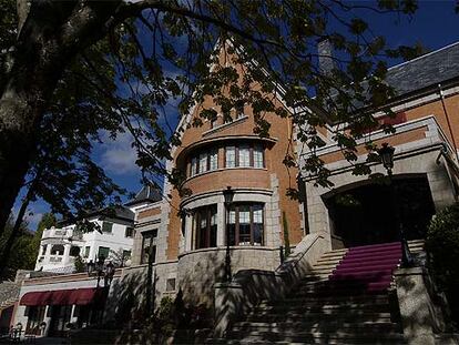 Fachada del hotel Palacio Miraflores, que abrió este verano en la localidad madrileña de Miraflores de la Sierra.