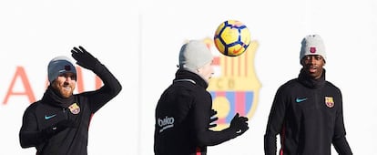 Messi, Rakitic y Dembélé, en una sesión antes del parón.