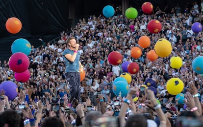 Chris Martin durante un concierto de Coldplay en Standford, California, el 31 de mayo de 2025.