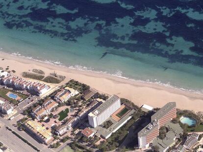 Playa d´en Bossa, en Ibiza, es una de las que más ha subido precios y alquilar un apartamento una semana puede salir por 2.064 euros.