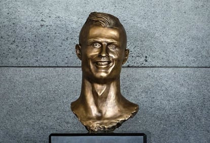 Vista del busto del futbolista portugués Cristiano Ronaldo.