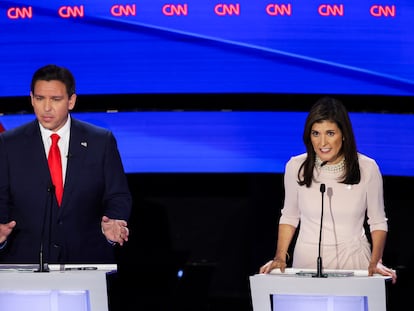 Florida Governor Ron DeSantis and former South Carolina governor Nikki Haley at this Wednesday's CNN debate at Drake University in Des Moines, Iowa.