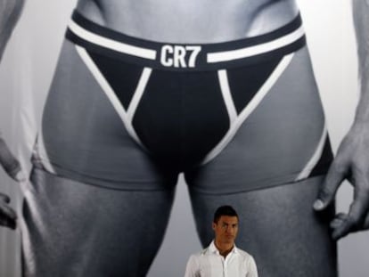 El dueño del Valencia compra la imagen de Cristiano Ronaldo