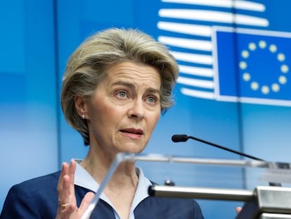 La presidenta de la Comisión Europea, Ursula von der Leyen, en una rueda de prensa el pasado 26 de febrero.