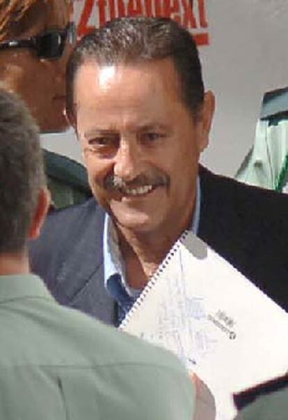 Julián Muñoz.