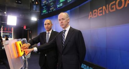 Felipe Benjumea, expresidente de Abengoa, y Manuel Sánchez Ortega, ex consejero delegado, el 18 de octubre de 2013