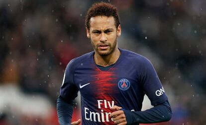 Neymar em 4 de maio, em campo pelo Campeonato Francês.