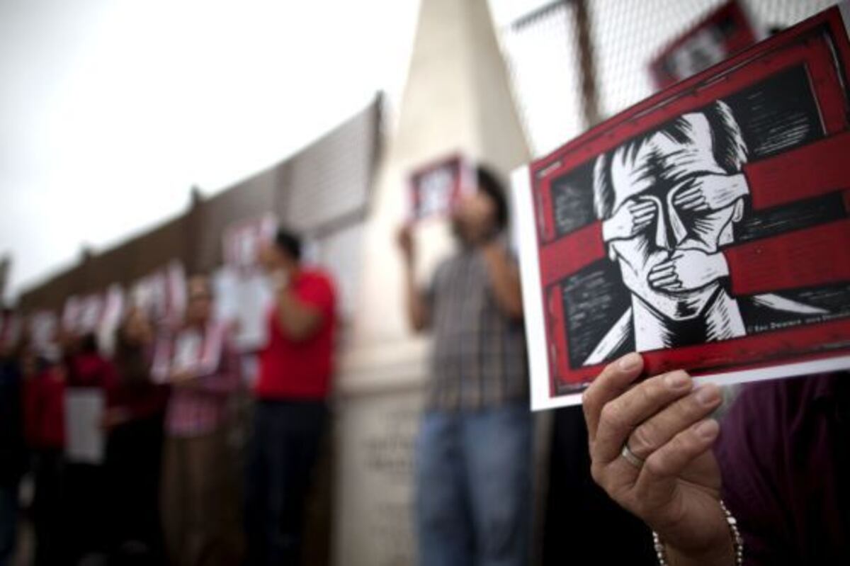EE UU alerta de la violencia impune contra los periodistas en México ...