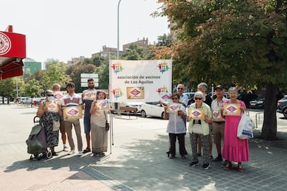 La lucha de los vecinos del barrio de Las Águilas (distrito Latina) para que se construya una boca de metro.