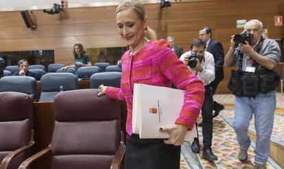 Cristina Cifuentes, en un pleno de la Asamblea de Madrid.