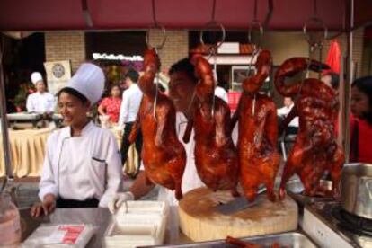 Pato laqueado en Chinatown, Bangkok.