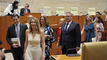 María Guardiola, a su llegada al pleno de la Asamblea de Extremadura el martes.