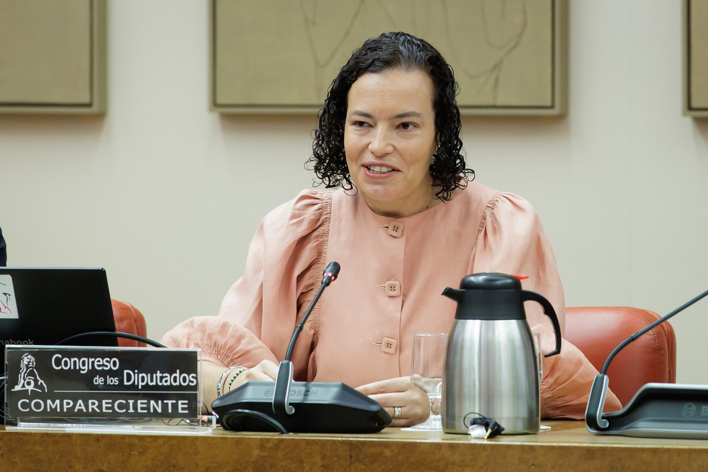 El Gobierno transforma el FROB en agencia antiblanqueo y hará depender la participación pública en CaixaBank de Economía