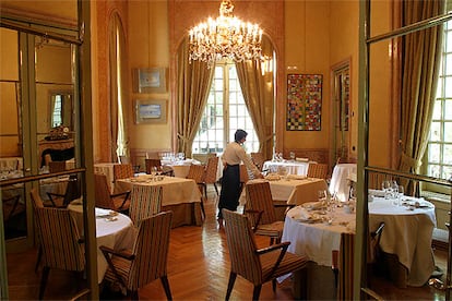 Comedor del restaurante Faisandé, en su nuevo emplazamiento en el hotel Santo Mauro de Madrid.