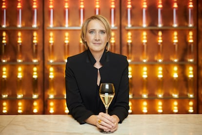 Julie Cavil champan perfecto