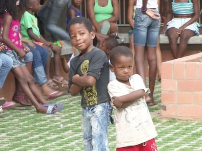 Crianças em centro recreativo em Cáli, na Colômbia.