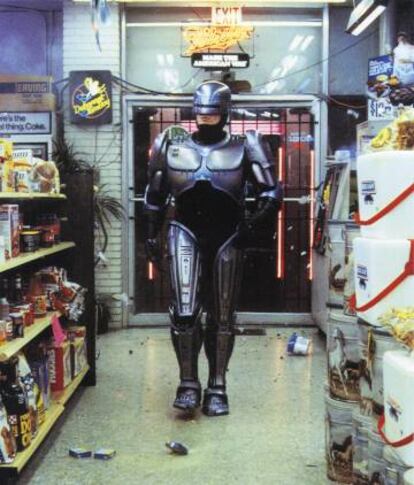 A violência, o humor e inclusive as críticas dos meios de comunicação que tanto penalizaram 'Robocop' quando foi lançado acabaram transformando o filme em um clássico da ficção científica.