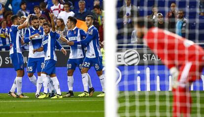 Los jugadores del Espanyol celebran el gol del Piatti ante el Celta. 