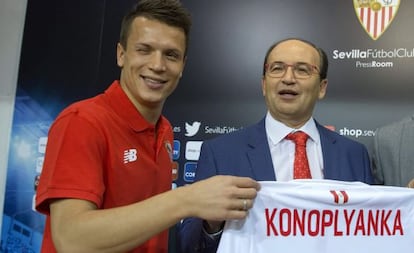 Presentación de Yehven Konoplyanka este lunes.