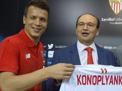 Presentaci&oacute;n de Yehven Konoplyanka este lunes.