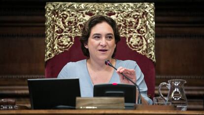 Ada Colau, alcaldesa de Barcelona, durante el pleno.