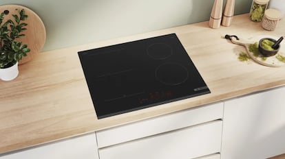 placa de inducción Bosch con un tamaño de 60 x 60 centímetros.