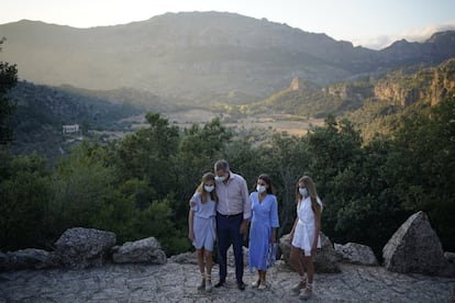 Además de acudir al Santuario de Santa María de Lluc, la familia real aprovechó su primera salida para visitar el centro de interpretación de la Sierra de Tramuntana, situado en el municipio de Escorca. El paraje natural cumple 10 años como Patrimonio Mundial de la Unesco.