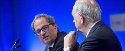 El presidente de la Generalitat, Quim Torra, junto al presidente del C&iacute;rculo de Econom&iacute;a, Juan Jos&eacute; Bruguera, durante las jornadas econ&oacute;micas organizadas en Sitges. 