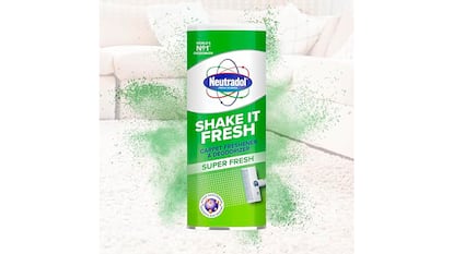 Desodorante para alfombras sobre fondo blanco.