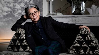 Kenzo Takada, em sua casa em Paris em 2019