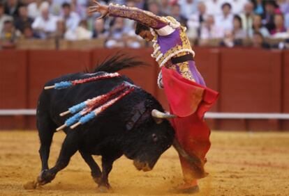 Manzanares, ayer con su quinto toro.