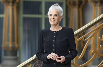 Ali MacGraw  en la presentación de la colección crucero de Chanel, el pasado viernes en París. 