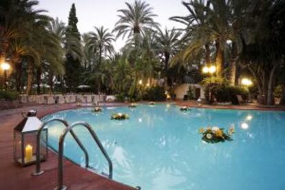 Piscina del hotel El Huerto del Cura, en Elche.