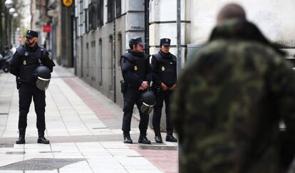 La Policía Nacional ha vuelto a desalojar a varios miembros del colectivo Hogar Social Madrid, que llevaban desde el pasado mes de diciembre en un antiguo palacete del Ministerio de Defensa, ubicado en pleno Barrio de Salamanca, en la calle Velázquez.