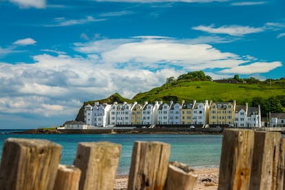 Vista del pintoresco pueblo de Cushendun, en Irlanda del Norte.