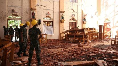 Iglesia de San Cristóbal en la ciudad de Negombo (Sri Lanka) devastada por una de las explosiones del Domingo de Pascua.