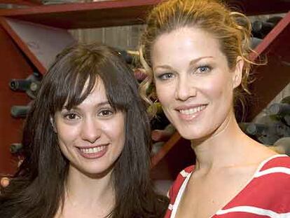 Natalia Verbeke (izquierda) y Jaydy Michel, nuevas intérpretes de <i>Los Serrano.</i>
