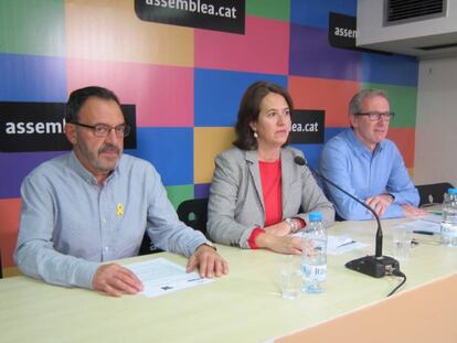 Los miembros de la ANC J.Vilella, E. Paluzie y D. Fernández durante la presentación de la campaña, en 2018.