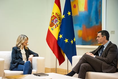 Pedro Sánchez y Yolanda Díaz, durante la reunión que mantuvieron en Moncloa para abordar el aumento del gasto en Defensa.