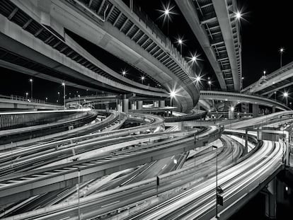 “Mezclé los edificios y las luces de Tokio y Yokohama en una sola foto para simbolizar el tráfico futuro y conseguir ver la realidad y la imaginación”