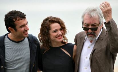El realizador, Javier Rebollo, posa junto a los actores, Jos&eacute; Sacrist&aacute;n, y Valeria Alonso.