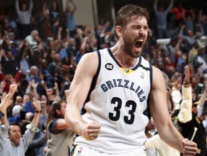 Marc Gasol celebra la canasta decisiva.