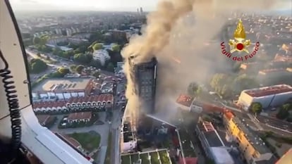 Incendio en Torre dei Moro en Milán, el 29 de agosto de 2021. 