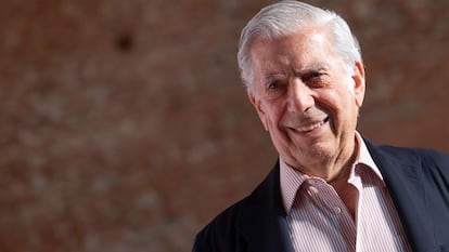 Mario Vargas Llosa assiste à estreia de "Mario y los perros" na Cineteca em 27 de junho de 2019 em Madri.