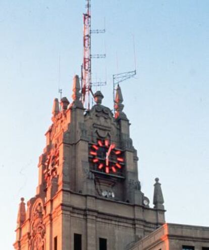 El reloj, cuando era rojo.