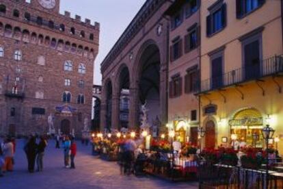 Terraza en la Piazza della Signoria, junto al Palazzo Vecchio, en Florencia.