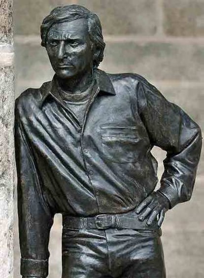 La escultura de Antonio Gades.