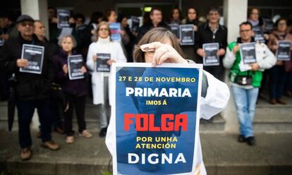 Concentración de protesta este miércoles en el centro de salud de Neda, en el área sanitaria de Ferrol.