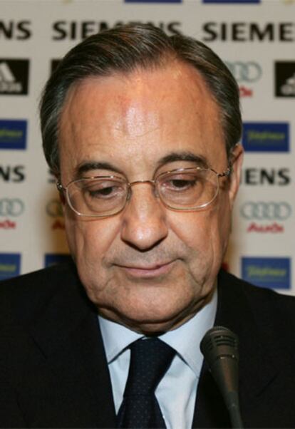 En la imagen, Florentino Pérez durante la rueda de prensa en la que ha confirmado su decisión de abandonar el club.