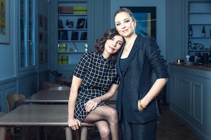 Maribel Verdú y Leonor Watling, presentadoras de los premios Goya 2025, en la Academia de Cine.